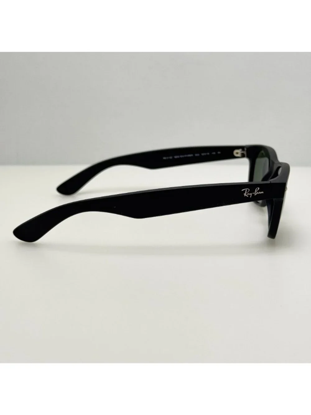 Ray Ban Sunglasses RB 2132 “New Wayfarer” 622 52-18-145 B